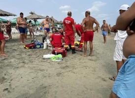 UPDATE Alertă în Eforie Sud! Persoană scoasă inconștientă din apă. Intervine SMURD     