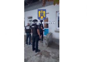 Zeci de percheziții în Vaslui. Ce spun polițiștii