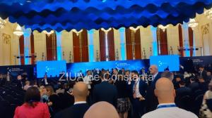 Palatul Parlamentului A început summitul Inițiativei celor Trei Mări! Participă peste 1000 de persoane (FOTO)