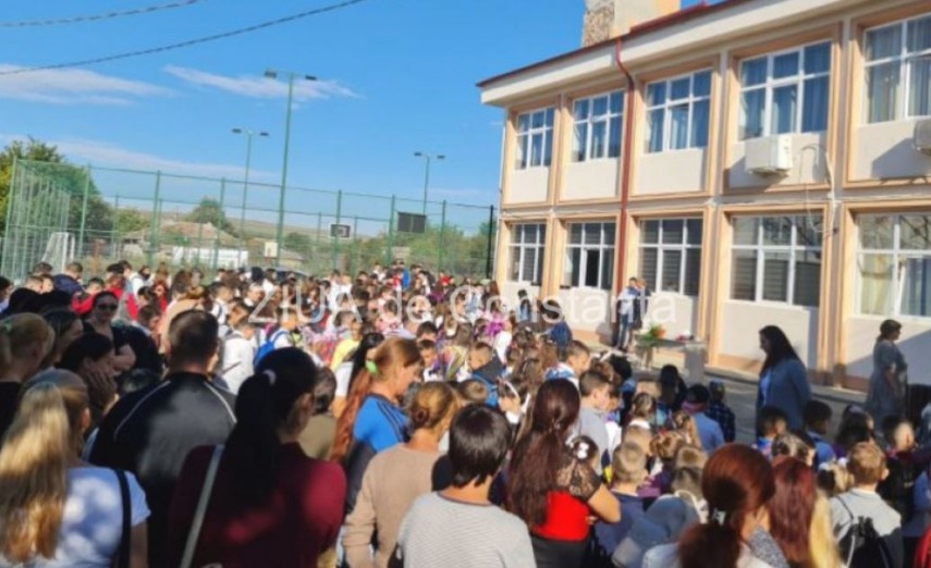Elevii, din nou in banci: Prefectul judetului Constanta si inspectorul scolar general, declaratii la Fantanele 