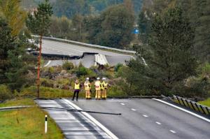 Suedia O alunecare de teren a provocat surparea unei părţi dintr-o autostradă. Ce s-a întâmplat