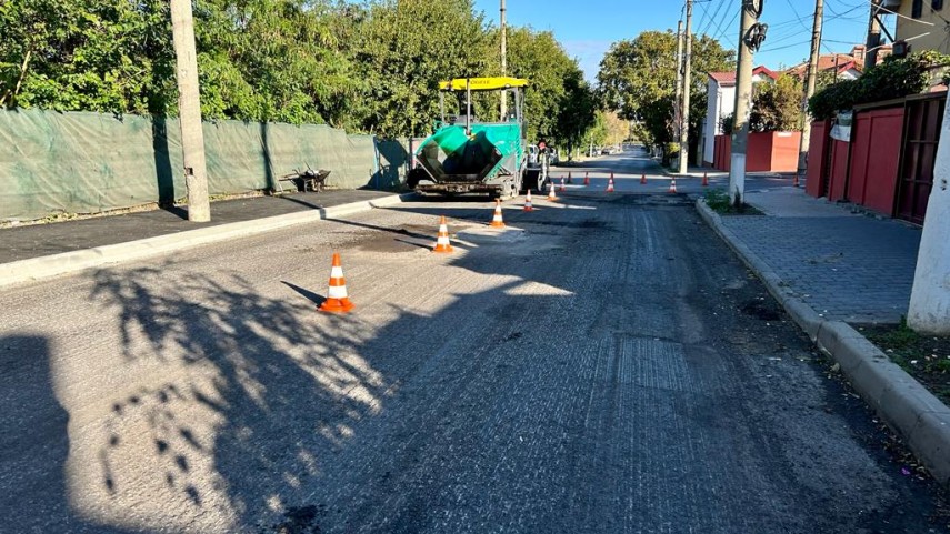 stiri constanta continua asfaltarea pe strada chiliei restrictii de trafic rutier foto 830941