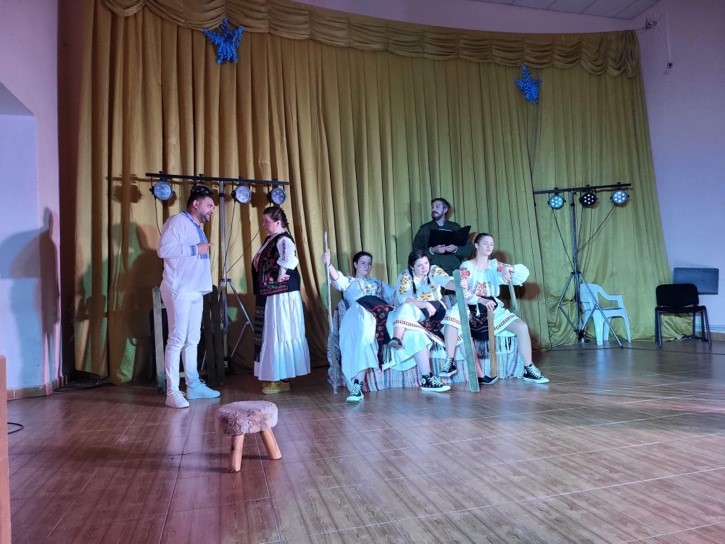 spectacolele din cadrul proiectului cultural artistic stagiune de teatru in localitatile judetului din