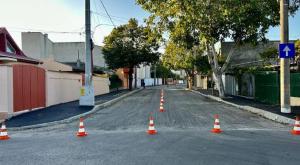 Știri Constanța Se asfaltează carosabilul pe strada Maramureș. Sunt anunțate restricții totale de trafic rutier 