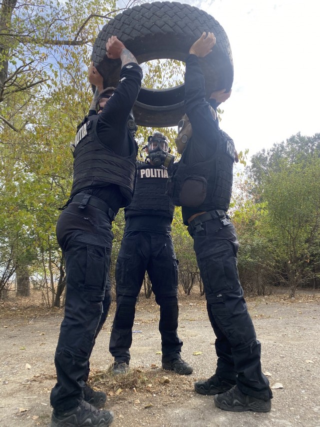luptatorii din cadrul serviciului pentru actiuni speciale al ipj constanta au participat la un stagiu luptatorii din cadrul serviciului pentru actiuni speciale al ipj constanta au participat la un stagiu