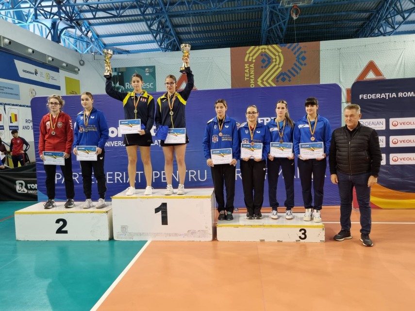 tenis de maasa constanta bianca mei rosu dubla campioana nationala la tineret galerie foto 835055