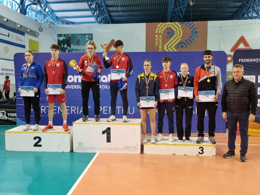 tenis de maasa constanta bianca mei rosu dubla campioana nationala la tineret galerie foto 835055