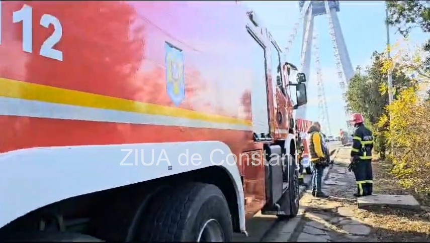 Tentativa de suicid pe Podul rutier de la Agigea! O persoana ameninta ca se arunca de pe pod (GALERIE FOTO+VIDEO) 