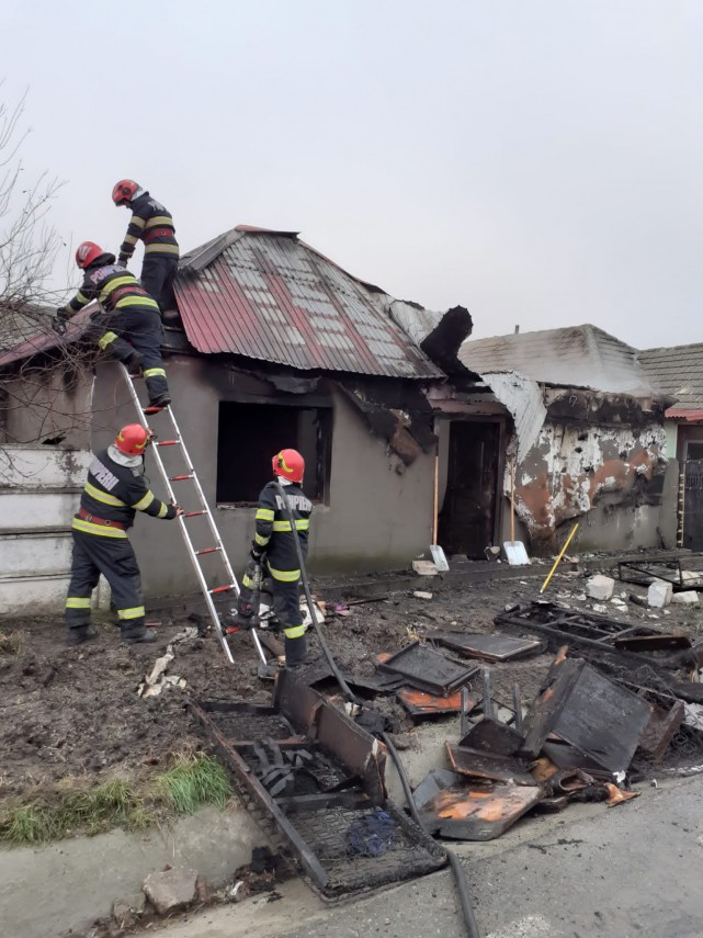 Pompieri. Foto ISU Dobrogea