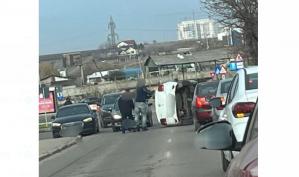 Accident rutier Constanța azi O mașină s-a răsturnat pe strada Ștefăniță Vodă!   