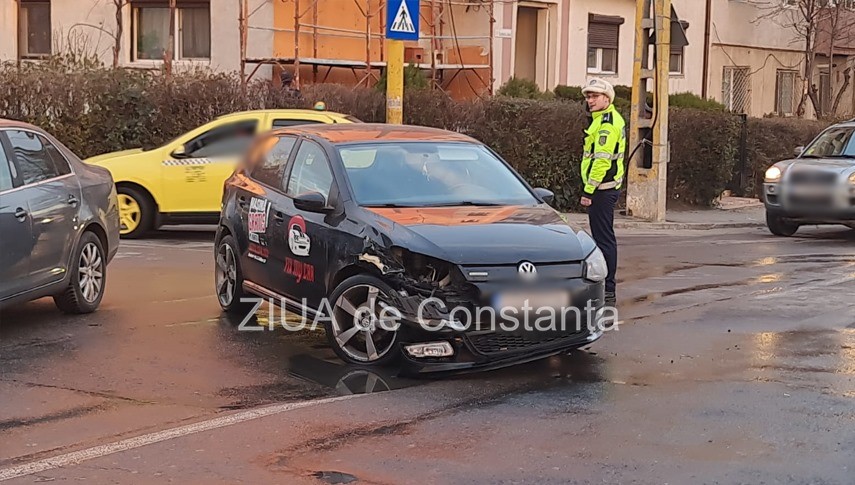 doua autoturisme implicate intr un accident rutier pe strada stefanita voda din constanta galerie foto