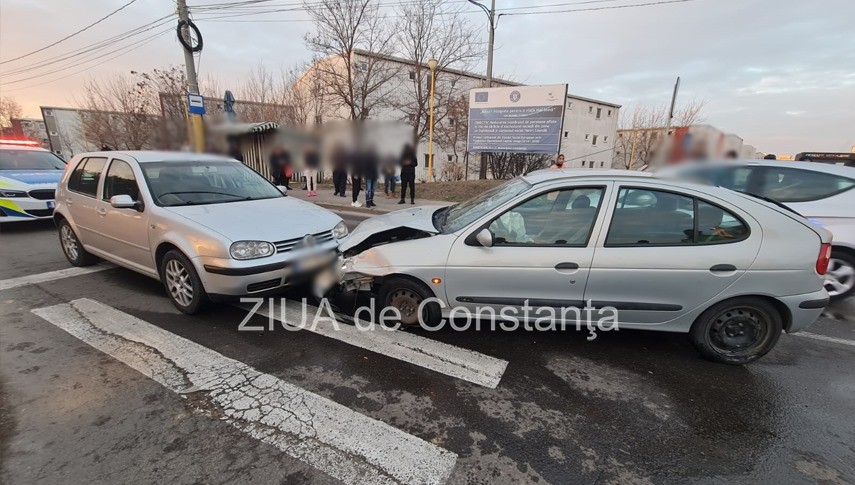 doua autoturisme implicate intr un accident rutier pe strada stefanita voda din constanta galerie foto