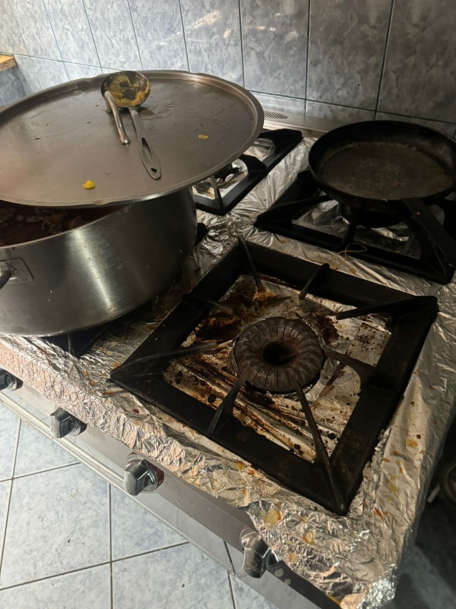 dezastru la o pensiune din ramnicu valcea incredibil in ce conditii erau preparate alimentele galerie