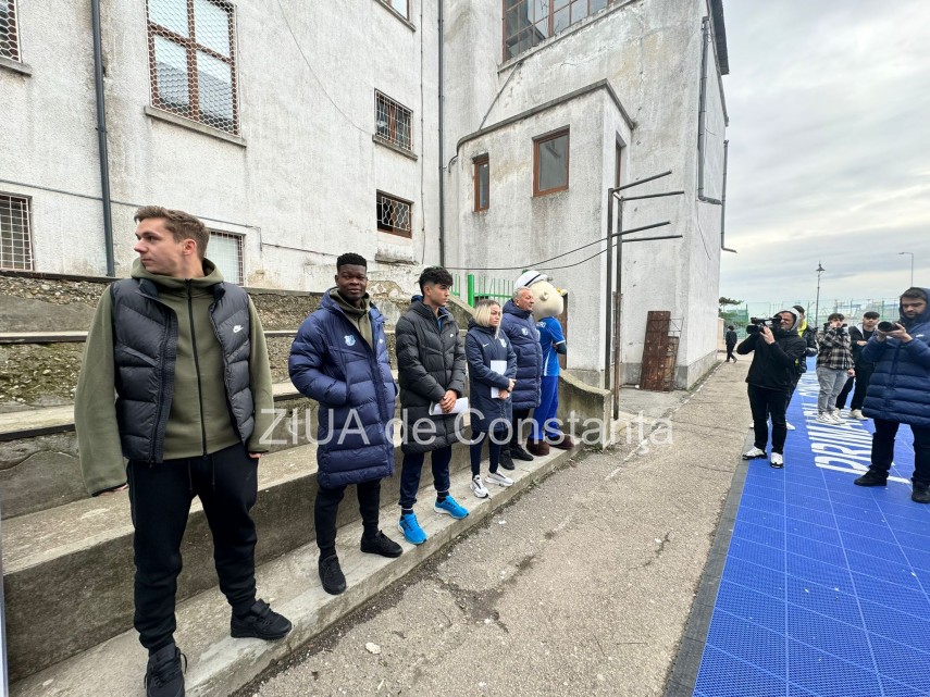 farul constanta vizita la colegiul national mihai eminescu in programul invatam sa fim campioni foto
