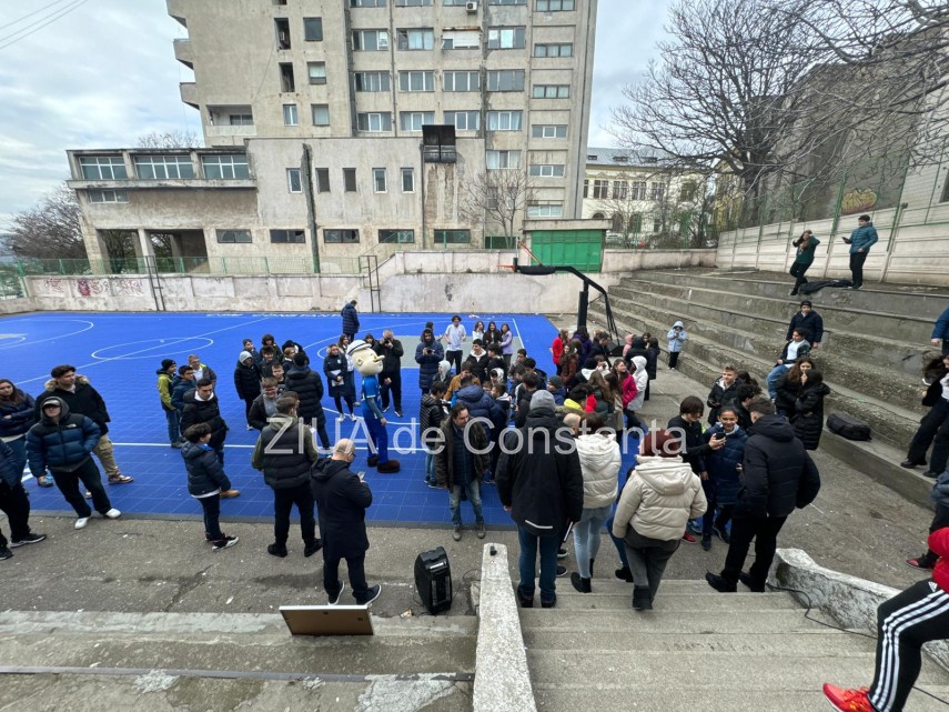 farul constanta vizita la colegiul national mihai eminescu in programul invatam sa fim campioni foto