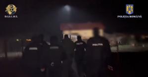 Droguri comercializate cu sume cuprinse între 50 și 150 lei! Trei suspecți, arestați preventiv