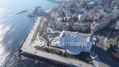 Invitație la plimbare pe faleza Cazinoului din Constanța! Vremea perfectă îmbie la relaxare la malul mării (FOTOREPORTAJ+VIDEO)