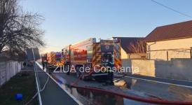 Știri Constanța LIVE VIDEO. UPDATE. Incendiu la o casă din Valu lui Traian! (FOTO+VIDEO)           