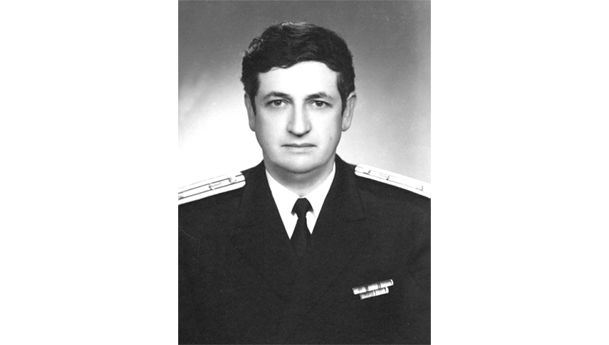 Căpitanul de rangul 3 Eugen Ispas, comandantul al cărui salut a rămas emblematic pentru veterana navă-școală Mircea