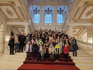Elevii din Cumpăna, în vizită la București! Programul excursiei include vizită la Palatul Parlamentului și la Galeria de Automobile \