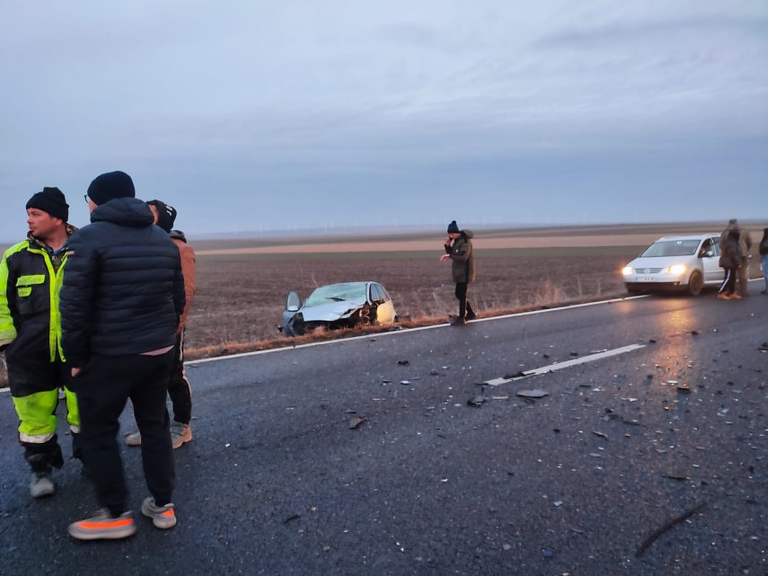 stiri constanta azi accident rutier cu trei masini la gura dobrogei foto video 845013