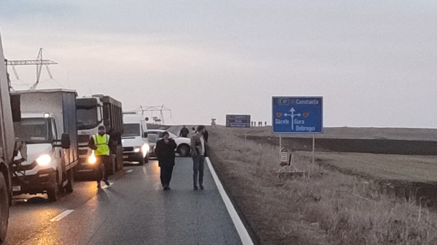 stiri constanta azi accident rutier cu trei masini la gura dobrogei foto video 845013