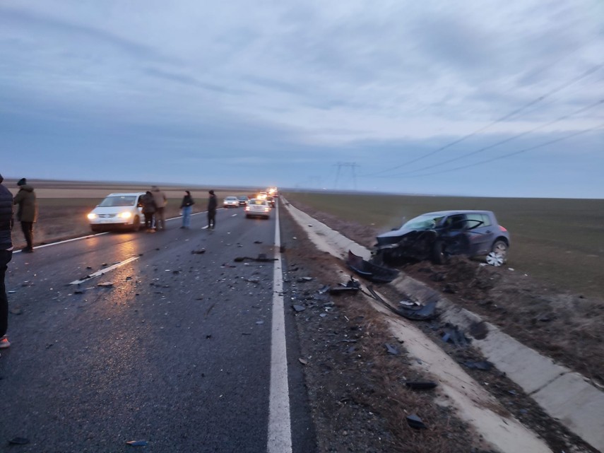 stiri constanta azi accident rutier cu trei masini la gura dobrogei foto video 845013