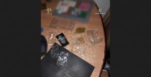Droguri vândute unor consumatori din Constanța contra unor sume cuprinse între 500 și 2.500 de lei. Doi suspecți, reținuți (GALERIE FOTO)