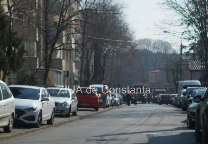 Explozie intr-un apartament de pe strada BP Hasdeu din Constanta. Intervin pompierii