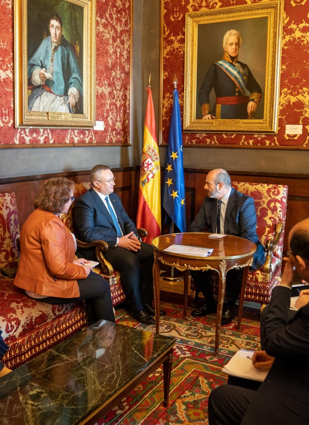 Romanii din Spania pot avea, din acest an, dubla cetatenie  