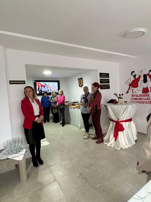 In judetul Constanta:  PSD Mangalia are un nou sediu. Inaugurarea s-a facut in prezenta mare a membrilor de partid