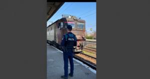 Ca-n filme, la Constanța!  Un tânăr a plecat cu locomotiva din Gara Medgidia. Prima condamnare   