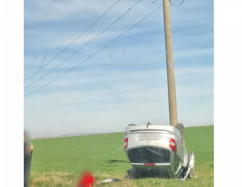 Știri Constanta: UPDATE. O masina s-a rasturnat in localitatea Mihai Viteazu! O familie a fost ranita (FOTO)    