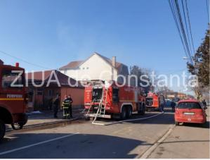 Știri Constanța azi UPDATE. Arde o casă în Valu lui Traian!  
