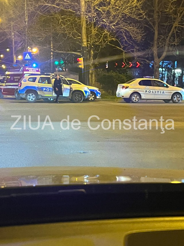 echipaje de politie si smurd la intersectia de la tomis 3 constanta foto video 852057