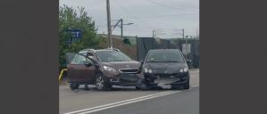 Două autoturisme pe DN 3 implicate într-un accident în comuna Valu lui Traian, județul Constanța (GALERIE FOTO)