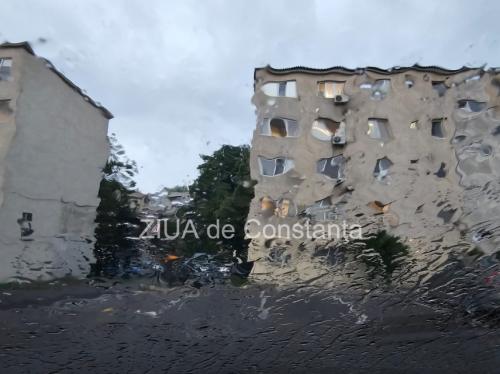 Plouă la Constanța! Cum va fi vremea în următoarele zile la malul mării (GALERIE FOTO+VIDEO)