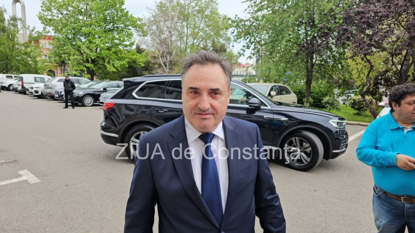 LIVE TEXT+VIDEO: Mihai Lupu va candida la Consiliul Judetean Constanta din partea PUSL. El a venit la BEJ insotit de echipa sa de consilieri. 