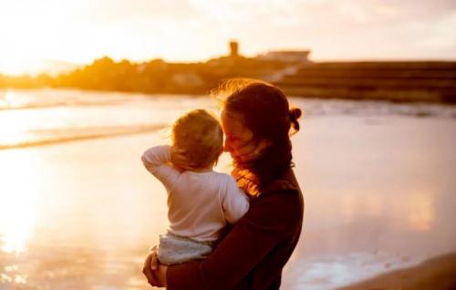 Reducerea vârstei standard de pensionare pentru femeile care au născut şi crescut copii până la vârsta de 16 ani