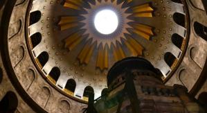 LIVE VIDEO Ceremonia de primire a Sfintei Lumini are loc la Mormântul lui Iisus Hristos la Ierusalim  (VIDEO)  