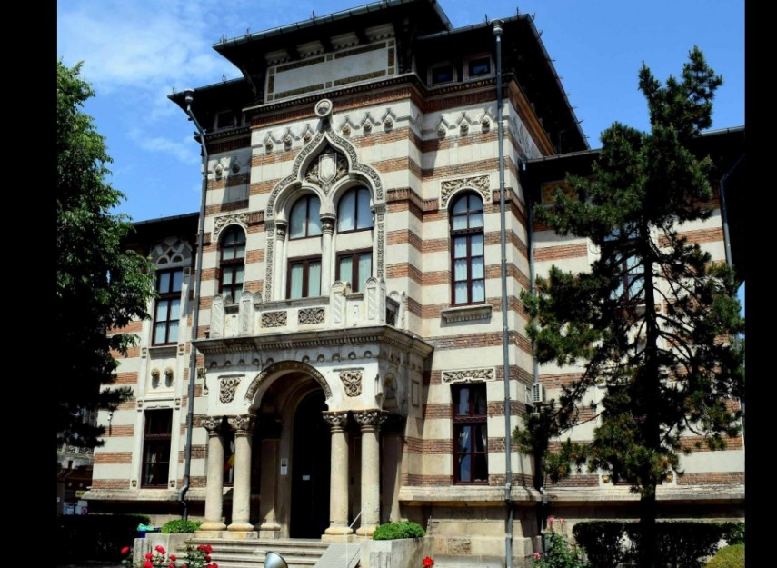 Acoperisul Muzeului de Arta Populara intra in reparatii