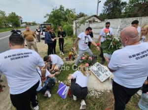 LIVE VIDEO Părinții victimelor decedate în 2 Mai s-au adunat la locul accidentului (FOTO)         