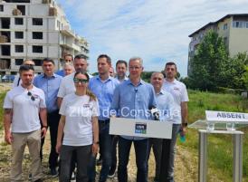 LIVE VIDEO-TEXT Candidatul ADU la Primăria Constanța, Stelian Ion, în conferință de presă în cartierul Tomis Plus            