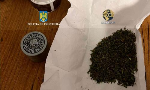 Elev din Tulcea, reținut de DIICOT de Ziua Copilului, pentru trafic de droguri de risc 