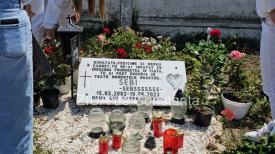 Dosarul 2 Mai Familia și prietenii lui Sebi s-au adunat la locul accidentului! (VIDEO+FOTO) 