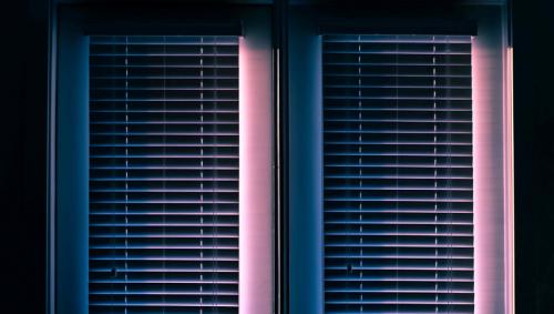 Jaluzelelor Interioare sau Draperii? Funcționalitate sau Estetică?