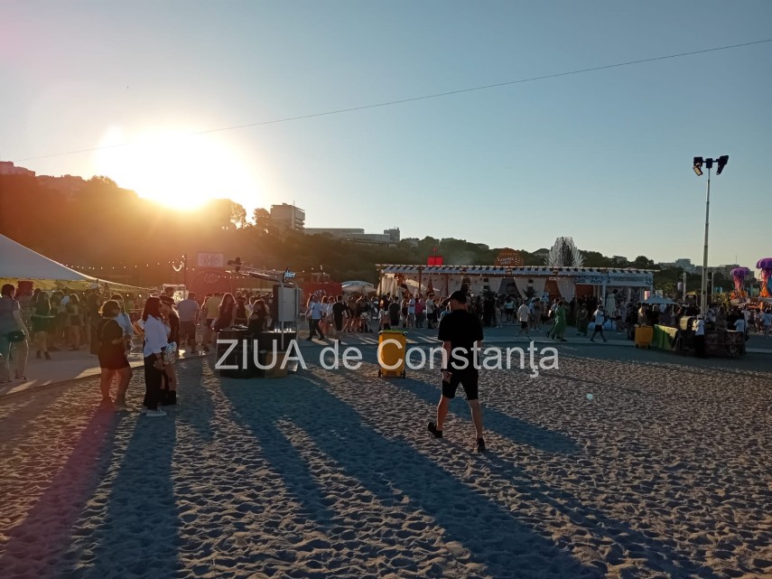 magia continua la festivalul neversea si in ultima seara ce artisti urca pe scenele de pe malul marii