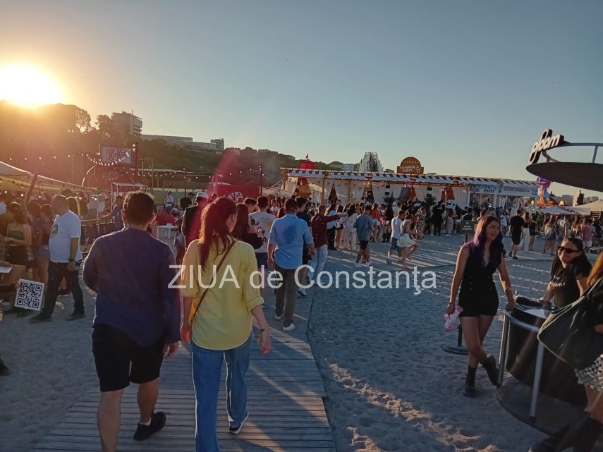 magia continua la festivalul neversea si in ultima seara ce artisti urca pe scenele de pe malul marii