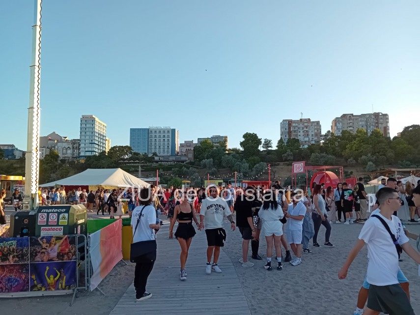 magia continua la festivalul neversea si in ultima seara ce artisti urca pe scenele de pe malul marii