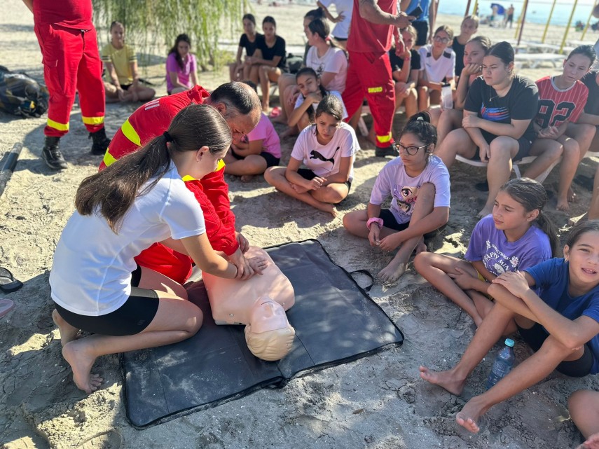 constanta 60 de sportive de la clubul sportiv navodari activitate cu pompierii iata cum s a desfasurat